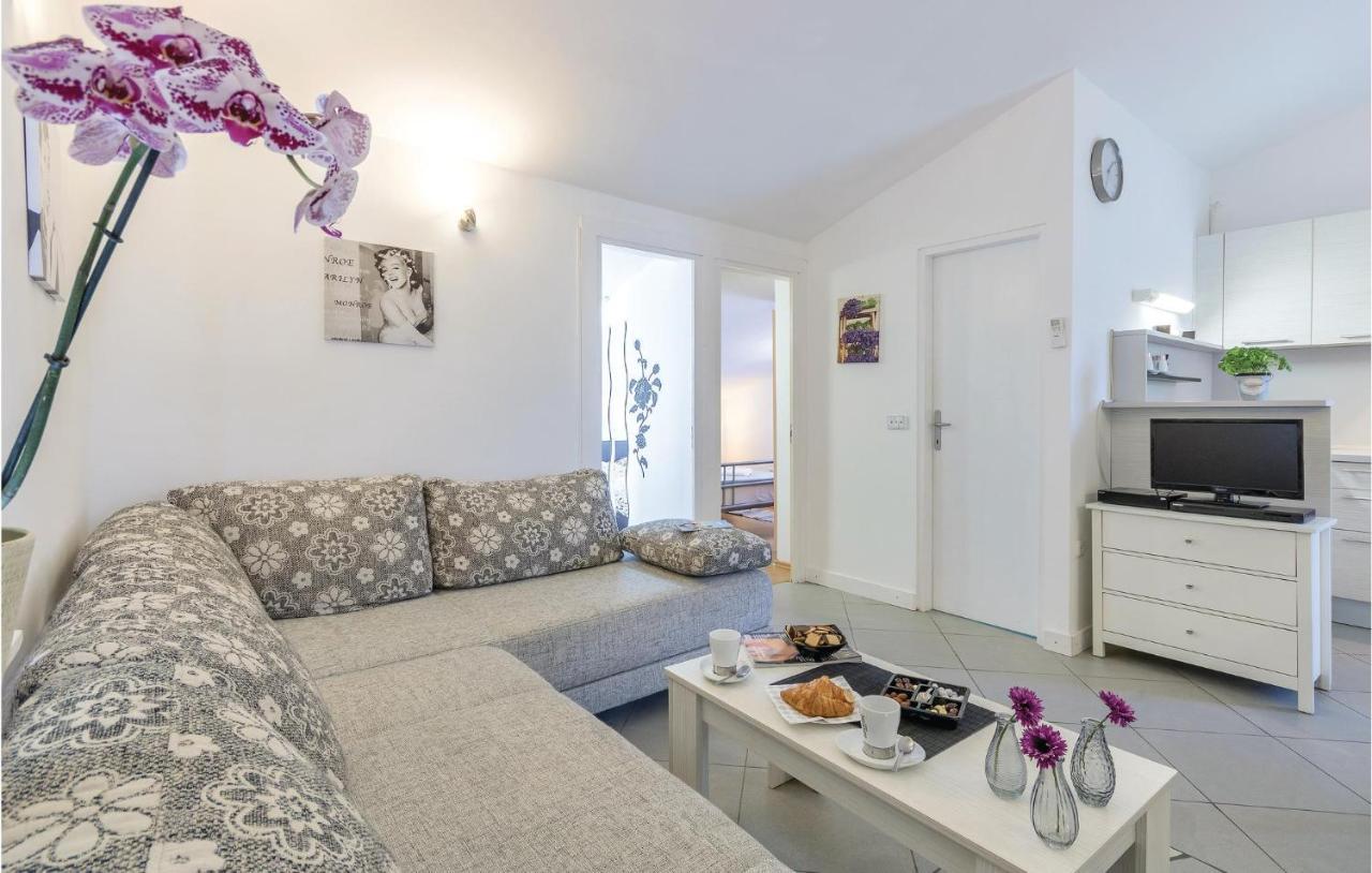 Amazing Apartment In Medulin With Wifi Luaran gambar