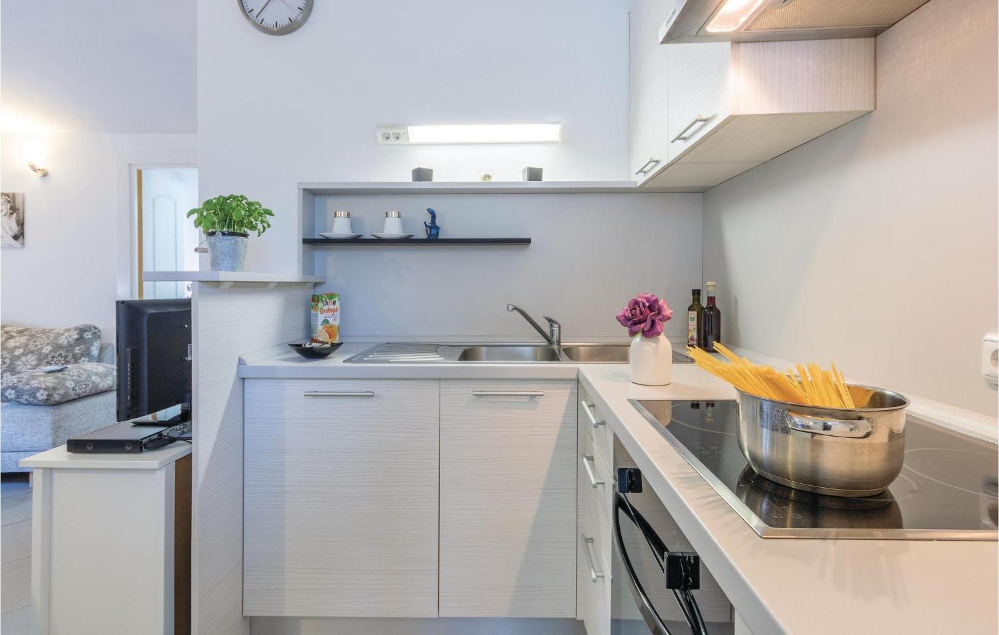 Amazing Apartment In Medulin With Wifi Luaran gambar