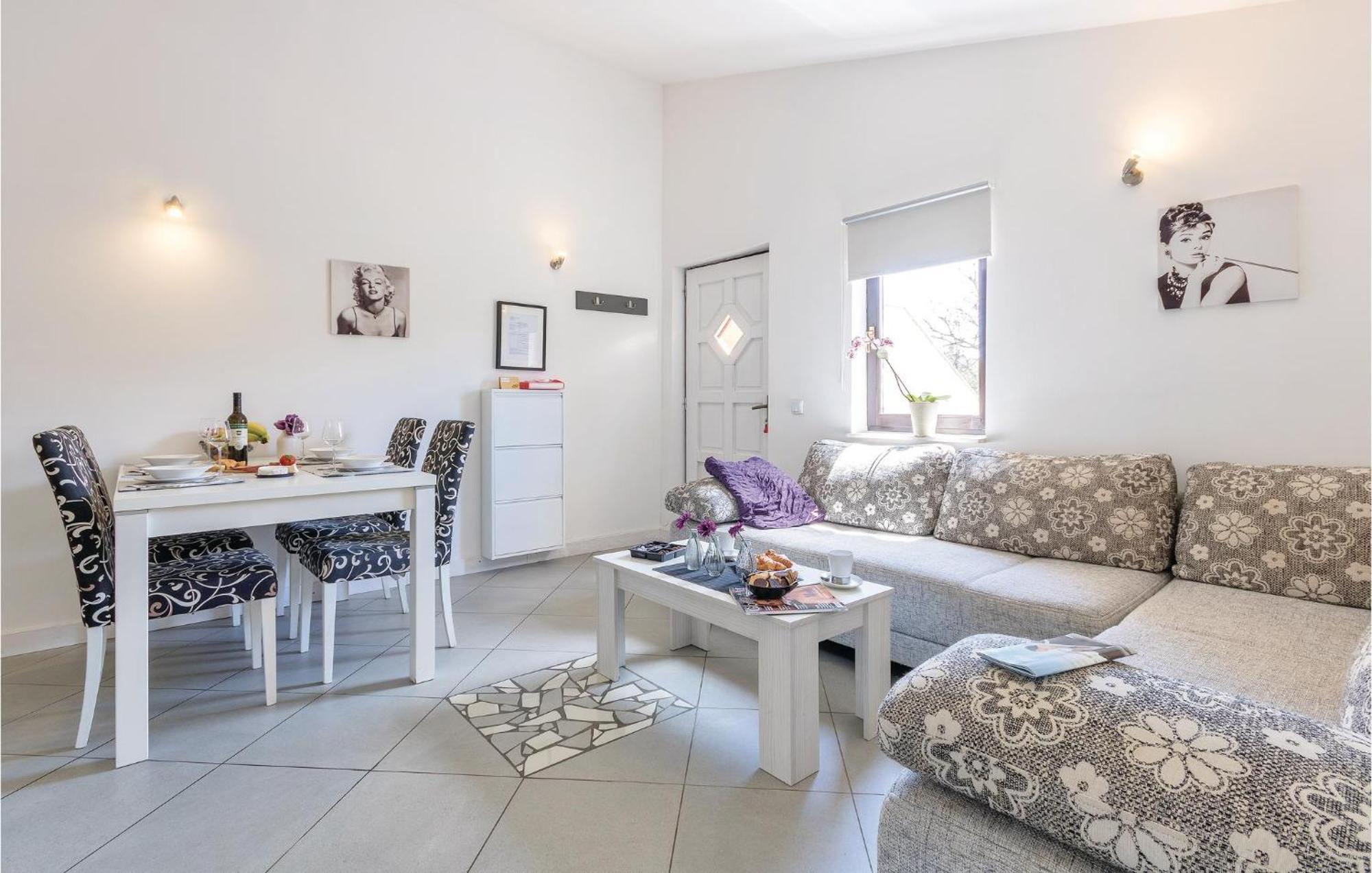 Amazing Apartment In Medulin With Wifi Luaran gambar